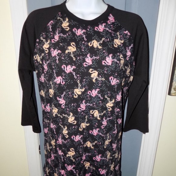 LuLaRoe Tops - LuLaRoe Black Randy Tee Shirt W/Flamingo Print